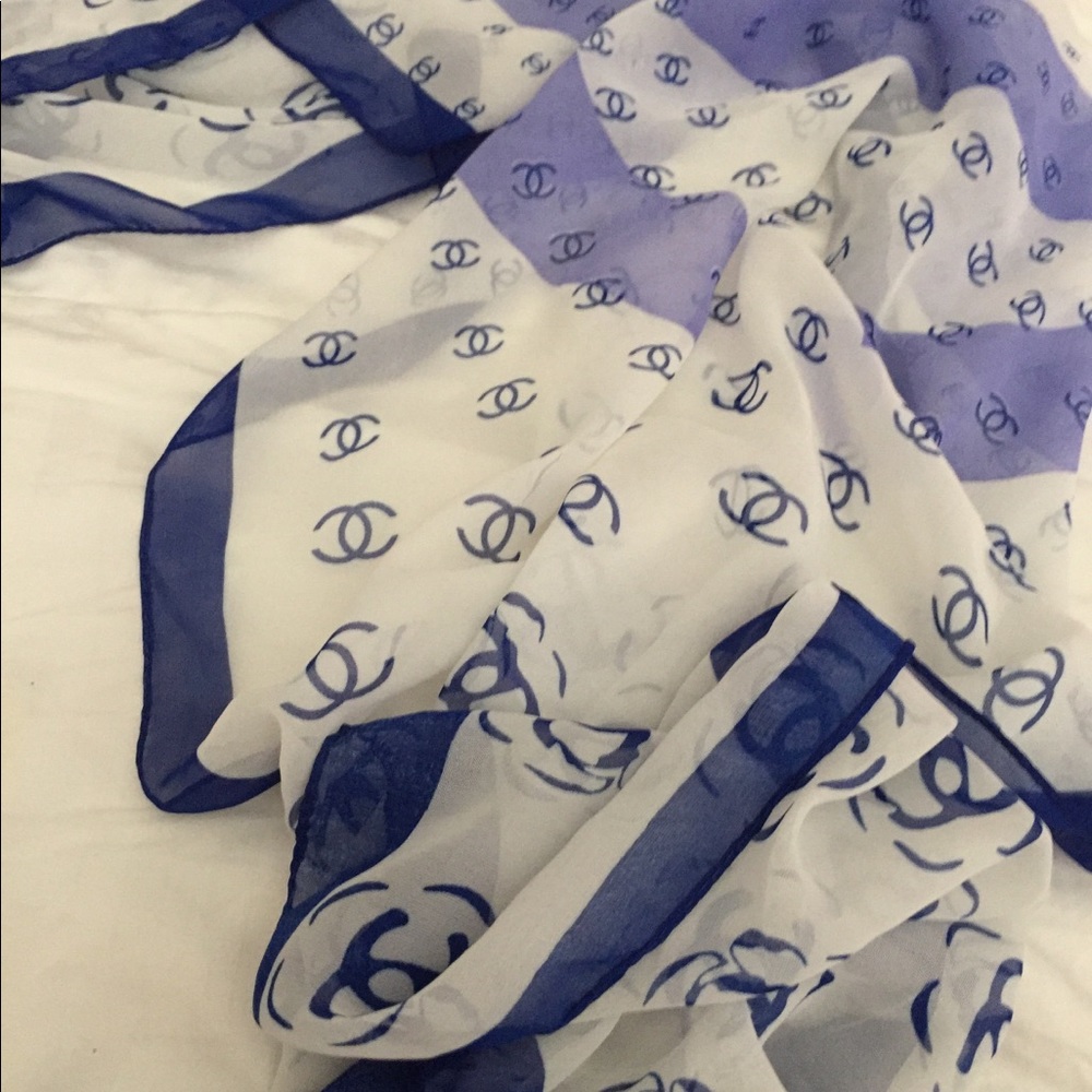 Very beautiful CHANEL logo